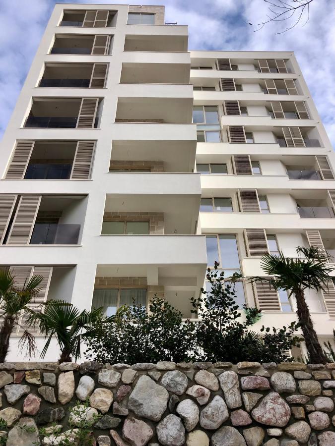 Aura Tower Apartments By Gaby Rafailovići Exteriér fotografie