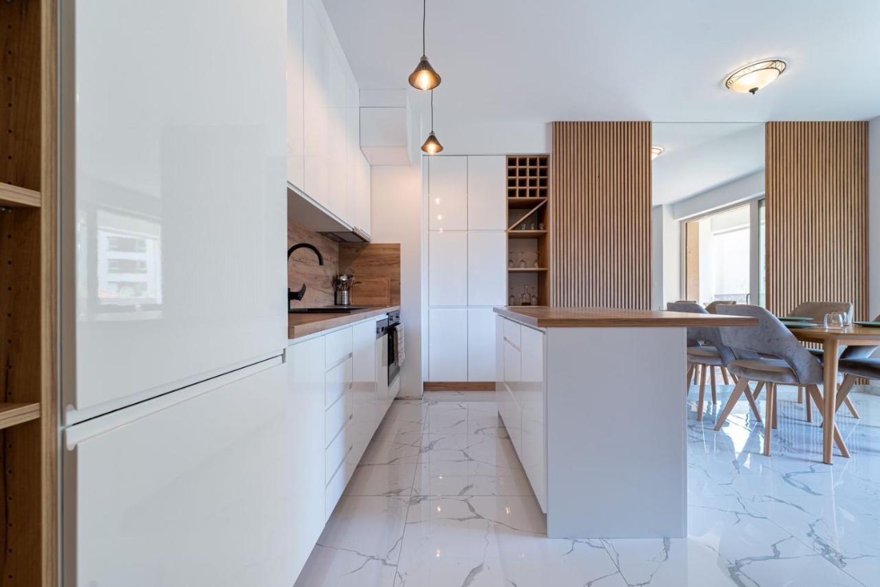 Aura Tower Apartments By Gaby Rafailovići Exteriér fotografie