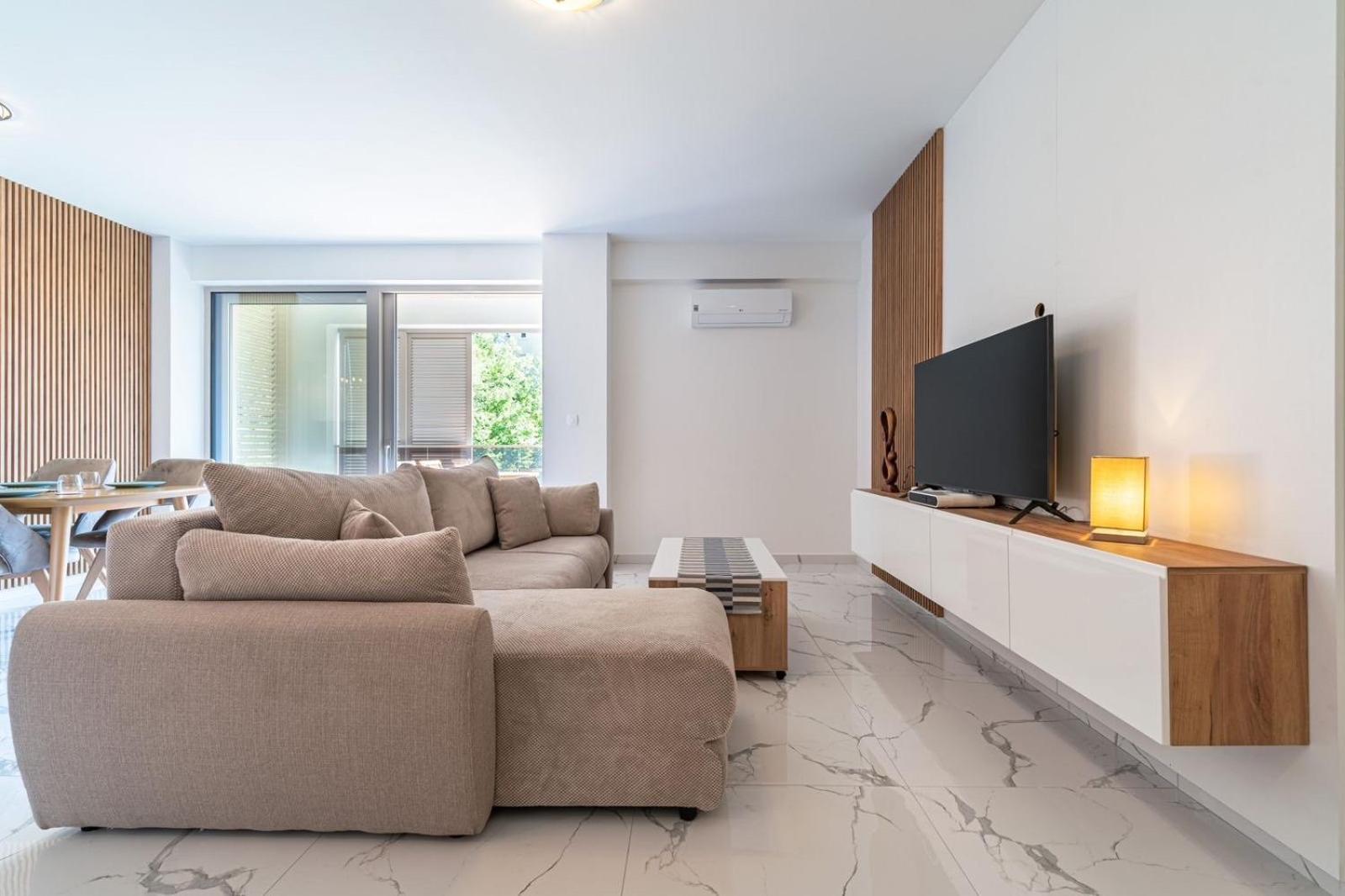 Aura Tower Apartments By Gaby Rafailovići Exteriér fotografie