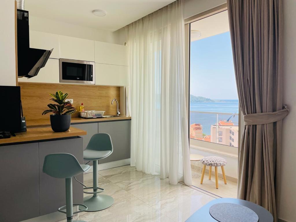Aura Tower Apartments By Gaby Rafailovići Exteriér fotografie
