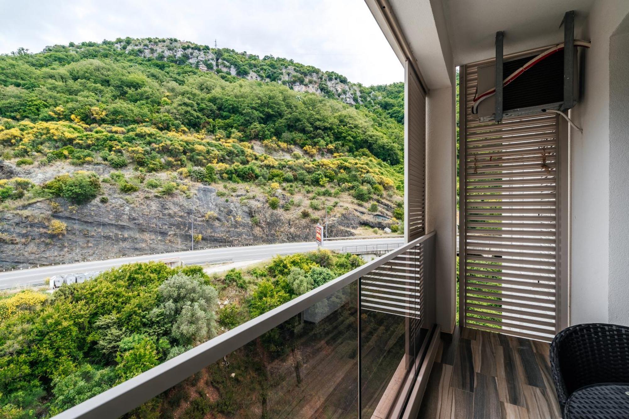 Aura Tower Apartments By Gaby Rafailovići Exteriér fotografie